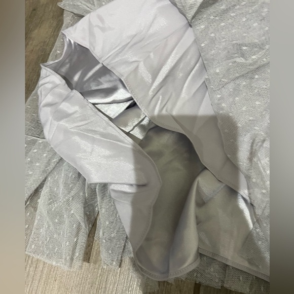 Ann Taylor Grey Chiffon Dress In Size 00 - Picture 4 of 7